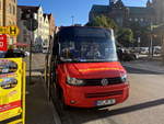 Am kleinen Markt in Stralsund steht am 21. September 2020 ein VW Kutsenits. 