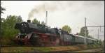 DR 03 1010-2 in Berlin-Sch�neweide, 20.09.2014
<br><br>
Mit einem Sonderzug, an deren Ende 35 1019-5 l�uft, kommt die Lok zum 11. Berliner Eisenbahnfest auf das Festgel�nde gefahren. Die Lok wurde 1940 vom Hersteller BLW an die DRB ausgeliefert. 1974 erfolgte in Meiningen der Umbau auf �lfeuerung. 1981 wurde dann im Raw Meiningen auf Rostfeuerung umger�stet. Die Lok ging 1996 zum DB Museum N�rnberg. Inzwischen ist sie im Besitz der Dampf-Plus GmbH (NVR-Nummer 90 80 0013 010-8 D-HLP)