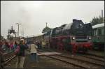 DR 35 1019-5 in Berlin-Sch�neweide, 20.09.2014
<br><br>
Die Lok wurde urspr�nglich als 23 1019 als Personenlokomotive vom LKM Babelsberg an die Deutsche Reichsbahn ausgeliefert. Ab 1970 erfolgte die Umnummerierung in 35 1019. Im Mai 1977 erfolgte die Ausmusterung in Nossen. Die Lok kam sp�ter zum Lausitzer Dampflokclub Cottbus (LDC), wo sie noch heute im Einsatz ist. Beim 11. Berliner Eisenbahnfest kam sie mit einem Sonderzug auf das Festgel�nde (NVR-Nummer 90 80 0035 019-3 D-LDC)
