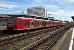 Zwei gekuppelte ET 425er (425 101-3 / 425 601 und 425 594 / 425 094-0)der DB Regio NRW hat am 26 Mai 2024, als RB 27  Rhein-Erft-Bahn“ (Mönchengladbach – Köln – Koblenz),