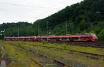 Hier nun mal in kompletter Lnge - Zwei gekuppelte Talent 2  (BR 442) als RE 9 (rsx - Rhein-Sieg-Express) Siegen - Kln - Aachen fahren hier am 11.07.2012 von Betzdorf weiter in Richtung Kln.