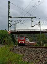 Die 111 156 zieht den RE 9 (Rhein-Sieg-Express) Aachen - Kln - Siegen am 15.09.2012 weiter Bahnhof Betzdorf/Sieg in Richtung Siegen.