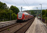 Steuerwagen voraus hat der RE 9 rsx - Rhein-Sieg-Express (Siegen – Köln – Aachen) am 21 Juni 2024 den Bahnhof Kirchen/Sieg erreicht.