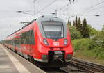 442 826-4 als S1(Rostock-Warnemünde)bei der Ausfahrt in Rostock-Bramow.17.05.2019