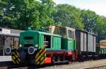 Die 1.000 mm Diesellok D1 der Brohltal-Eisenbahn, rangiert am 02.09.2012 im Bahnhof Brohl BE.