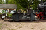 Der zweiachsiger 750 mm-Schmalspur Schneepflug ex DR 97-09-59 der SDG - Sächsische Dampfeisenbahngesellschaft mbH abgestellt beim Schmalspur-Bahnhof Radebeul Ost (Lößnitzgrundbahn),