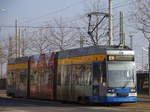 Wagen 1150 der LVB, ein DUEWAG NGT8, erreicht am 09.02.17 seine Haltestelle am (stillgelegten) Strbf. Wittenberger Straße.