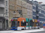 Wagen 1130 der LVB, ein DUEWAG NGT8, ist am 11.02.17 auf der Linie 16 unterwegs.