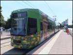 Moderne Straenbahn in Rostock.