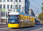 Der BVG 4018 ein fnfteiliger Bombardier Flexity Berlin vom Typ  GT6-08 ZR am 18.09.2018 auf der Warschauer Strae in Berlin (Warschauer Brcke).

Der Niederflur-Straenbahnwagen wurde 2013 von Bombardier unter der Fabriknummer 758/4018 gebaut. Die vier Vorserienzge entstanden komplett im Werk Bautzen, das fr die Serienproduktion lediglich den Rohbau in das Bombardier-Werk Hennigsdorf liefert. Dort erfolgt mit Zulieferungen aus Mannheim und Siegen die Endmontage und Inbetriebnahme. Das Werk Hennigsdorf liefert jhrlich 20 bis 24 Zge aus.

Der Bombardier Flexity Berlin ist ein Niederflur-Straenbahnwagen der Flexity-Reihe von Bombardier Transportation. Er ist eine Weiterentwicklung basierend auf dem Adtranz Incentro.

Im Zuge der Erneuerung ihrer Straenbahnflotte bestellten die Berliner Verkehrsbetriebe (BVG) 100% Niederflurfahrzeuge des Typs BOMBARDIER FLEXITY  Berlin.

Zunchst (2008) wurden vier Vorserienfahrzeuge in verschiedenen Konfigurationen geliefert: je ein Ein- und Zweirichtungsfahrzeug mit einer Lnge von 30,8 m (fnfteiliger GT6-08) sowie je ein Ein. Und Zweirichtungsfahrzeug mit einer Lnge von 40 m  (siebenteiliger GT8-08). Bis Sommer 2020 soll der 210. und letzte Zug geliefert sein.

TECHNISCHE DATEN (GT6-08 ZR):
Spurweite: 	1.435 mm
Achsfolge: (Bo)' 2(Bo)'
Lnge: 30.800 mm
Hhe:  3.450 mm
Breite:  2.400 mm
Achsabstand im Drehgestell: 1.800 mm
Leergewicht: 39,1 t
Hchstgeschwindigkeit: 70 km/h
Beschleunigung: 0,73 m/s 
Raddurchmesser: 660 mm (neu) / 580 mm (abgenutzt)
Stromsystem:  600 V und 750 V Gleichstrom (mit Energierckspeisung ins Netz)
Strombertragung:  Oberleitung
Fahrmotoren: 8 wassergekhlte Drehstrom-Asynchronmotoren vom Typ DKWBZ 1606-4
Dauerleistung: 8 x 50 kW = 400 kW
Sitzpltze: 52
Stehpltze: 132
Fubodenhhe: 	355 m
Tren (je Seite): 4 elektrische doppelflgelige Auenschwenkschiebetren, lichte Breite 1.300 mm
Niederfluranteil: 	100 %
Kleinster bef. Halbmesser: 	17,25 m
Bremsen: Scheibenbremse; elektrohydraulische Federspeicherbremse; Magnetschienenbremse 6 x 68 kN
