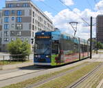 Bäderbahn Molli mit Stromabnehmer am 23.05.2025 in der Rostocker Innestadt.