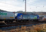 Die HUPAC bzw. BLS Cargo 495 - 193 495 (91 80 6193 495-9 D-BLSC) fährt am 20 Februar 2021 mit einem KLV-Zug, auf der Siegstrecke durch Siegen (Kaan-Marienborn) in Richtung Siegen, da es ein KLV-Zug ist geht dieser Zug über die Siegstrecke in Richtung Köln.

Die Siemens Vectron MS wurde 2018 von Siemens Mobilitiy in München-Allach unter der Fabriknummer 22386 gebaut und an die HUPAC SA. (Chiasso) geliefert. Die Lok wurde durch/über die BLS Cargo in Deutschland eingestellt. Sie hat die Zulassungen für Deutschland, Österreich, Schweiz, Italien und die Niederlande (D, A, CH, I, NL). Die Vectron MS hat eine Leistung von 6,4 MW und eine Höchstgeschwindigkeit von 160 km/h.