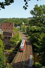 648 705 / 205 ein LINT 41 der DreiLnderBahn als RB 95 Sieg-Dill-Bahn (Dillenburg - Siegen - Betzdorf - Au/Sieg ) fhrt am 19.08.2012 in Richtung Au/Sieg, hier auf der Siegbrcke kurz vor dem 32 m