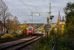 Zwei gekuppelten vierteiligen Bombardier Talent 2 (vorne der 442 260 / 442 7+0) verlassen am 29 Oktober 2024, als RE 9 - Rhein Sieg Express (RSX) Siegen – Köln - Aachen – Köln,