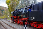 Die Personenzuglokomotive 23 1097 alias 35 1097-1 (90 80 0035 097-9 D-IGTL) der Interessengemeinschaft Traditionslok 58 3047 e. V. (Glauchau), ex DR 35 1097-1 (1970-1981), ex DR 23 1097, fährt am 02 November 2024 mit einem Dampfpendelzug der Eisenbahnfreunde Treysa e.V. zwischen Dillenburg und Betzdorf via Siegen, durch den Bahnhof Kirchen/Sieg. Hätte ich vorher gewusst dass es eine Pendelfahrt ist, so wäre ich noch bis zur Rückfahrt geblieben, aber dennoch glücklich endlich mal wieder eine große Dampflok vor der Linse.