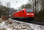 Die 146 001-3 (91 80 6146 001-3 D-DB) der DB Regio NRW erreicht am 10 Januar 2025, mit dem RE 9 (rsx - Rhein-Sieg-Express) Aachen - Kln - Siegen, den Bahnhof Kirchen/Sieg. Ich stehe beim Bahnbergang B km 120, 915 an der Siegstrecke, direkt vor dem Bahnhof.

Die TRAXX P160 AC1 (Br 146.0) wurde 2000 von ABB Daimler-Benz Transportation GmbH (Adtranz) in Kassel unter der Fabriknummer 33808 gebaut