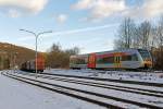   Ein Stadler GTW 2/6 der Hellertalbahn fährt am 08.02.2015 als RB 96  Hellertal-Bahn  (Betzdorf-Herdorf-Haiger-Dillenburg) von Herdorf weiter in Richtung Dillenburg.