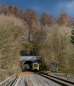   Der VT 504 (95 80 1648 104-5 D-HEB / 95 80 1648 604-4 D-HEB) ein Alstom Coradia LINT 41 der neuen Generation der HLB (Hessische Landesbahn GmbH), fährt als  RB 96  Hellertalbahn  (Betzdorf/Sieg