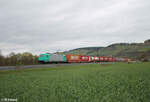 185 615-2 mit einem KLV-Zug bei Himmelstadt gen Süden.