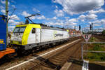 Die 186 152-5 (91 80 6186 152-5 D-CCW) der CCW - Captrain Deutschland CargoWest GmbH (Gütersloh) fährt am 30.04.2023 mit einem KLV-Zug durch den Bahnhof Köln-Ehrenfeld in Richtung