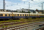 Der erste Klasse Reisezugwagen (Abteilwagen) D-CBB 56 80 10-40 124-4 der Gattung Am 208 der Centralbahn GmbH (Mönchengladbach), eingereiht im Zugverband eines mit 12 Wagen sehr langen Sonder-