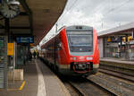 Zwei gekuppelte Bombardier  RegioSwinger , Dieseltriebwagen mit Neigetechnik der BR 612, stehen am 22.11.2022 als RE40/RE41 im Hauptbahnhof Nrnberg zur Abfahrt bereit.