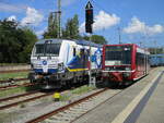 Der kleine HANS 672 914 und die EGP 247 904,am 10.August 2024,begegneten sich in Bergen/Rügen.