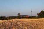 420 13 alias 223 034 zieht ein Kesselzug aus Cheb nach Ingolstadt über das Röslau Viadukt bei Seußen.