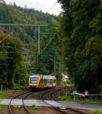 Der VT 266 (95 80 0648 166-6 D-HEB / 95 80 0648 656-6 D-HEB) ein Alstom Coradia LINT 41 der HLB (Hessische Landesbahn), ex Vectus VT 266, erreicht am 21.08.2021, als RB 93  Rothaarbahn  (Betzdorf -