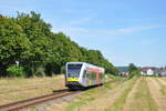 646 414 der HLB ist am 30. Juli 2020 als RB 48 nach Friedberg(Hess) unterwegs und lässt dabei den Ort Reichelsheim hinter sich.
Zum Fahrplanwechsel 2022/23 sollen hier fabrikneue Züge des Typs 1648 eingesetzt werden. 