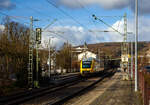 Der VT 255 (95 80 0648 155-9 D-HEB / 95 80 0648 655-8 D-HEB) ein Alstom Coradia LINT 41 der HLB (Hessische Landesbahn GmbH), fährt am 17.01.2023,  als RB 93  Rothaarbahn  (Bad Berleburg -