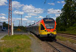 Der 5-teilige Stadler Flirt 429 043 / 429 543 der HLB (Hessischen Landesbahn) fährt am 16 Mai 2025, als RE 99 „Main-Sieg-Express“ (Siegen - Gießen - Frankfurt), durch Rudersdorf