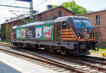 Die 187 537-6 (91 80 6187 537-6 D-HSL) der HSL Logistik GmbH (Hamburg) fährt am 16 Mai 2022 auf Tfzf (Triebfahrzeugfahrt) durch den Hauptbahnhof Schwerin.