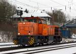   Die Lok 42 (92 80 1277 902-3 D-KSW) der KSW (Kreisbahn Siegen-Wittgenstein) eine MaK 1700 BB rangiert am 29.12.2014 in Kreuztal, um gleich die Heimreise nach Siegen an treten zu können.