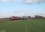 232 673 und 132 109 ziehen bei Unterthölau den leeren Kesselzug in Richtung Hof.