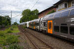 Zwei gekuppelte vierteilige Siemens Desiro HC 462 009 und 462 045 des RRX Rhein-Ruhr-Express (betrieben vom der National Express), rauschen am 26 Mai 2024, als RRX RE 4 „Wupper-Express“  (Dortmund – Hagen – Wuppertal – Dsseldorf – Mnchengladbach – Aachen), durch den Bahnhof Erkrath-Hochdahl in Richtung Dsseldorf. Aufgrund der Insolvenz von Abellio Rail NRW ist seit Februar 2022 National Express der Betreiber aller Linien im RRX-Vorlaufberieb.

Die Triebzge mit den NVR-Nummern (94 80 0462 009-2 D-SDEHC und 94 80 0462 045-6 D-SDEHC) sind Eigentum von SIEMENS Mobility und an den RRX vermietet. Siemens ist auch fr die Instandhaltung der Fahrzeuge zustndig. Dafr wurde in Dortmund-Eving ein RRX Instandhaltungswerk (Rail Service Center) errichtet.