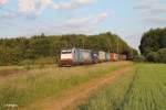 186 107 mit einem Containerzug bei der Stromkreistrennstelle Bischofsheim.