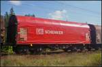 D-DB 31 80 4672 047-6 Shimms-tu 718 ist ein Wagen mit verschiebbaren Planenverdeck zum Transport von Coils der DB Schenker AG in einem Zug weiterer Shimms, der am 18.09.2014 durch die Berliner