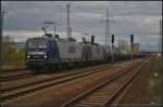 RBH 121 / 143 048 und RBH 125 mit einen Kesselwagen-Zug am 27.10.2013 in Berlin Sch�nefeld Flughafen    ++ 23.09.2019 bei Bender, Opladen