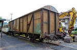   Ehemaliger zweiachsiger Bahnpostwagen Post 2ss-t/13 der Deutschen Bundespost, 50 80 00-03710-3, am 28.05.2017 im Eisenbahnmuseum Dieringhausen.