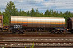   Vierachsiger-Drehgestell Kesselwagen der Gattung Zagns 33 80 D-BASF 780 9 817-9 der BASF, Ladegut Ethylenoxid mit Stickstoff (Gefahrgutnummer 263/1040), abgestellt am 18.06.2017 in Koblenz-Ltzel.