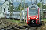 Der CFL KISS Z 2317 f�hrt mit dem S�wex 429 111 aus Trier in den Bahnhof von Koblenz ein, nach einem kurzen Stopp f�hrt das Duo zur�ck in Richtung Trier.