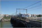 Der SNCF TGV Rame 848 ist bei Saint Jean de Luz auf der Fahrt von Paris Gare de Lyon nach Hendaye und hat sein Ziel schon fast erreicht. 

11. April 2024