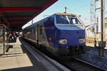 SNCF Steuerwagen Typ B6 DUX am bahnsteig im Bahnhof Chambey Galles les Eaux.