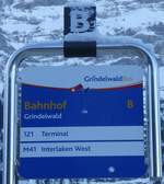(270'318) - GrindelwaldBus-Haltestellenschild - Grindelwald, Bahnhof - am 29.