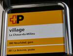 (268'398) - +P-Haltestellenschild - La Chaux-du-Milieu, village - am 24.