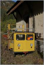 Der WE AIS MI 1179U war ja hier schon zu sehen; doch das in das kleine gelbe Ding auch leute rein passen und es dann sogar fährt, hatte ich bisher noch nicht erlebt: Das Dienstfahrzeug