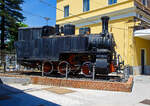 Die FS Schmalspur Zahnrad-Dampflokomotive R.370 012 als Denkmal am Bahnhof Catania Centrale am 17.07.2022.