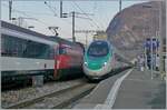 Allem Anschein nach kommt die Renovation der FS Treniatlia ETR 610 nicht allzu rasch voran, denn erst jetzt gelang es mir einigermassen  im guten Licht  einen FS Trenitalia ETR 610 in der neuen eC -