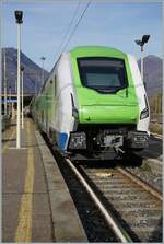 In Domodossola ist der Trenord Caravaggio ETR 522 144 (UIC 94 83 4522 844-9 I_TN) abgestellt, er wird später als  Regionale  nach Milano fahren.

13. Nov. 2025